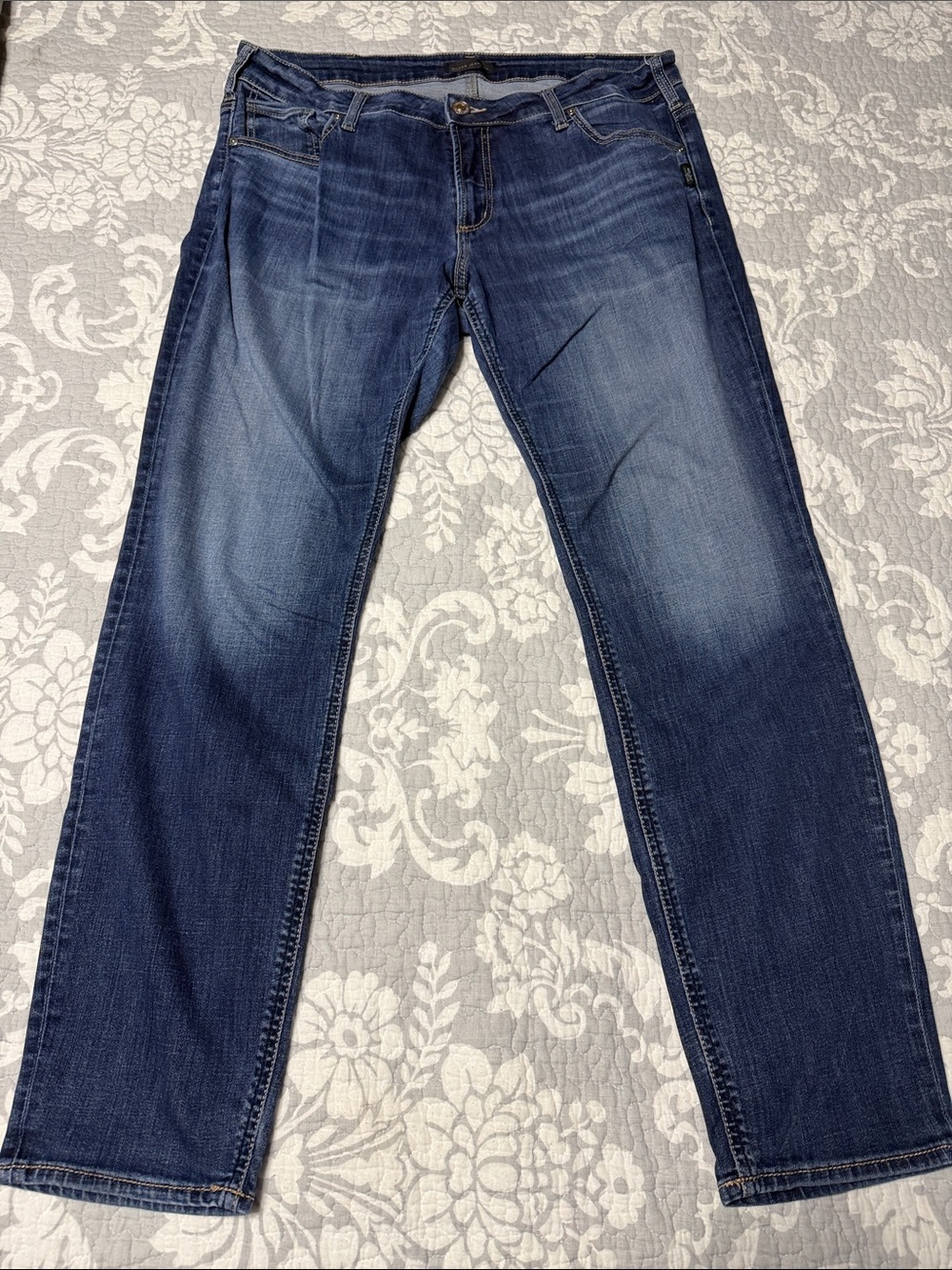 Silver Jeans Women's Boyfriend Jeans in Faded Blue Wash
